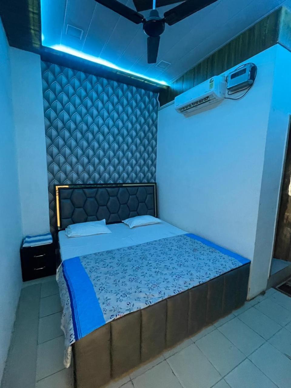 Hari Krishnam Residency Hotel Mathura Exterior photo