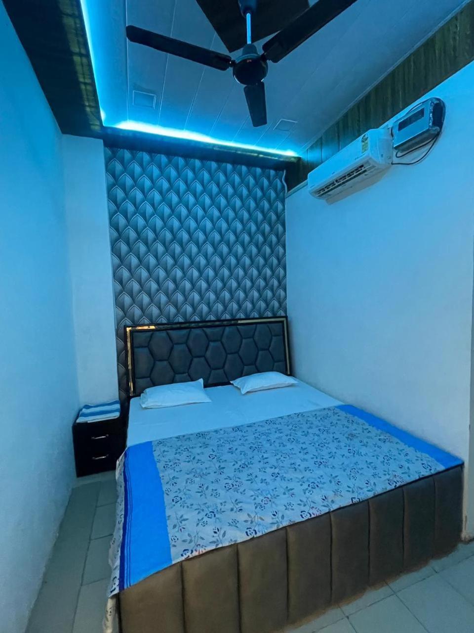 Hari Krishnam Residency Hotel Mathura Exterior photo