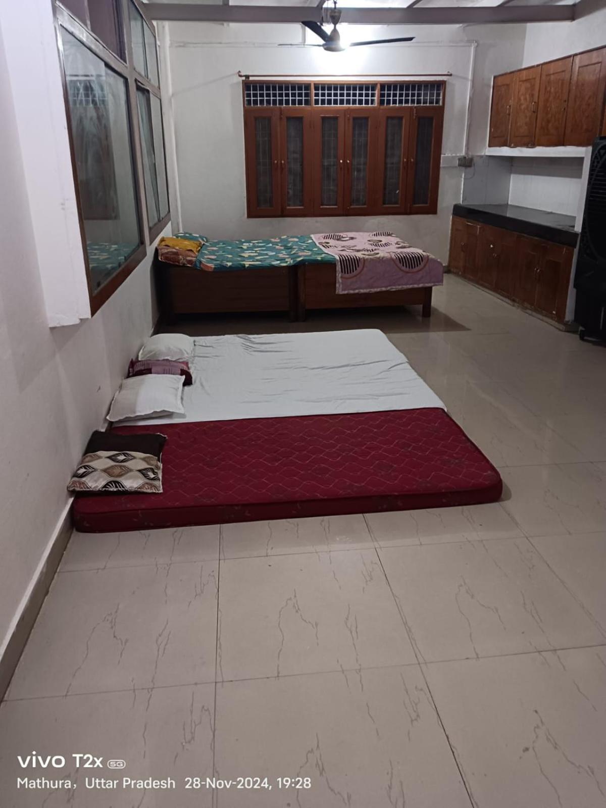 Hari Krishnam Residency Hotel Mathura Exterior photo